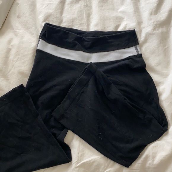 Lululemon yoga pants - Picture 4 of 4